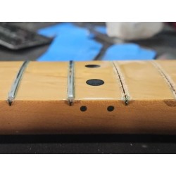 Refrettage guitare et basse 4 ou 5 cordes touche "mapple"