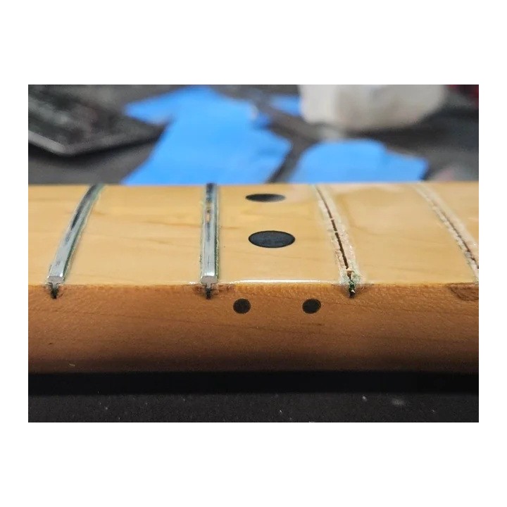 Refrettage guitare et basse 4 ou 5 cordes touche "mapple"